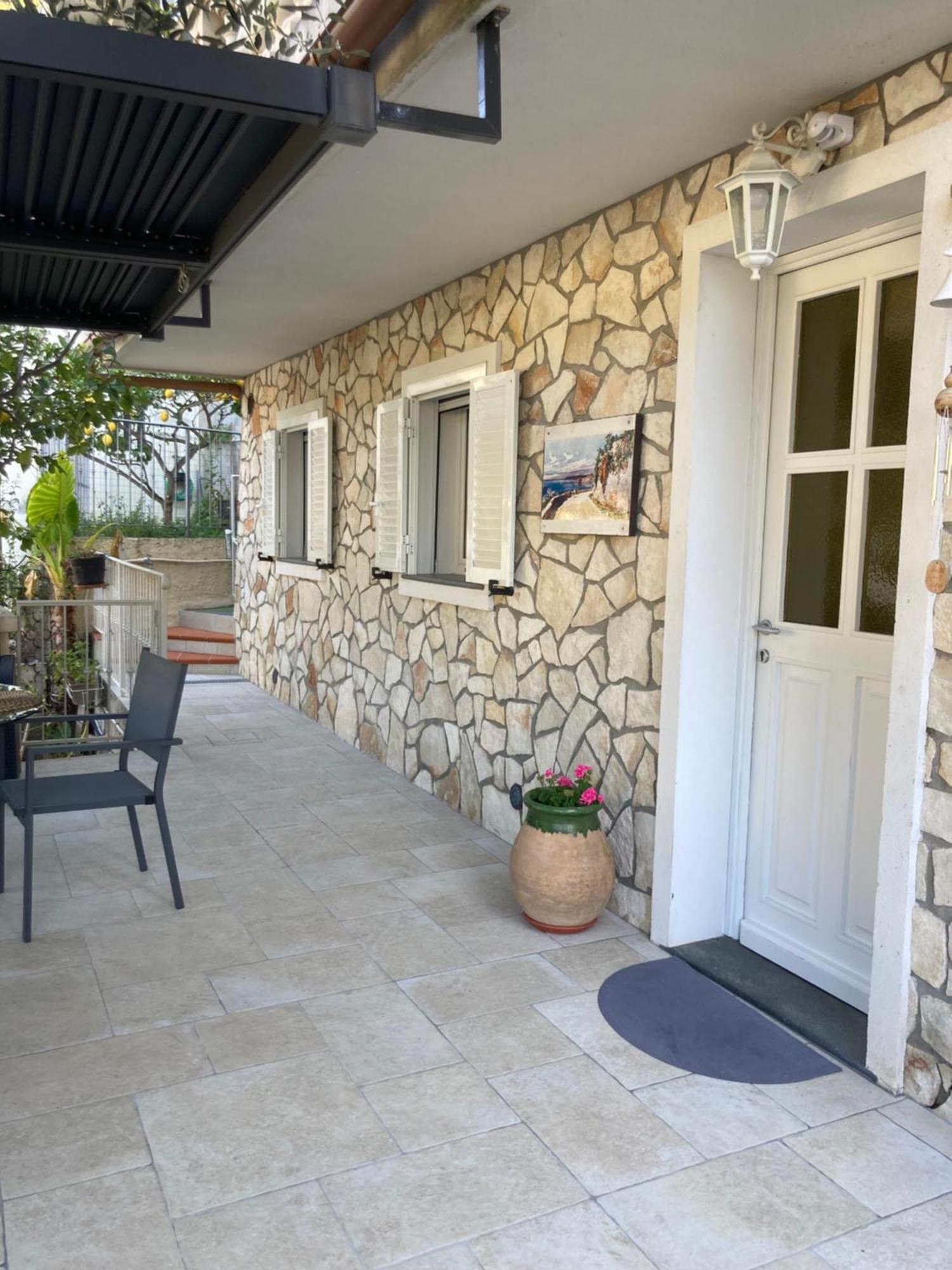 Studio Villa La Cigale Avec Grande Terrasse Menton Exteriör bild